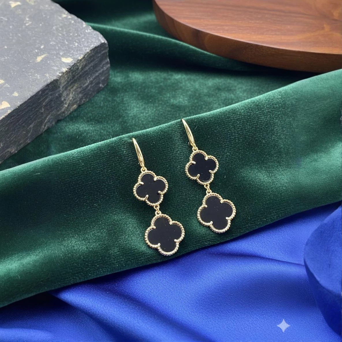 Qara Oniks Dörd Yarpaqlı Yonca Sirğaları